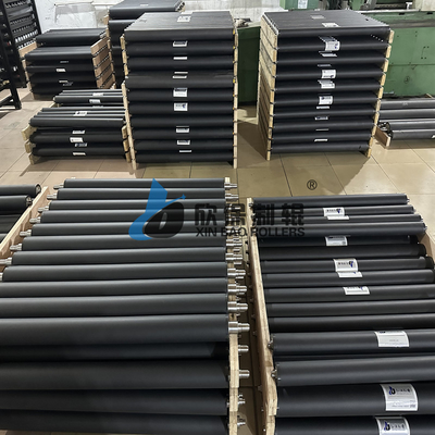 A superfície resistente ao desgaste do rolo de borracha de impressão é lisa e tem forte flexibilidade