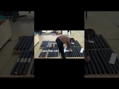 A superfície do rolo de borracha de impressão é lisa, resistente ao desgaste e tem uma longa vida útil